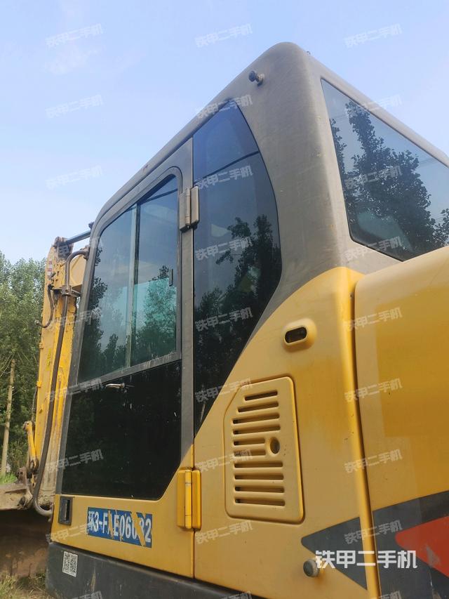 駕駛室左后45度(駕駛室部分) 駕駛室左后45度(駕駛室部分)