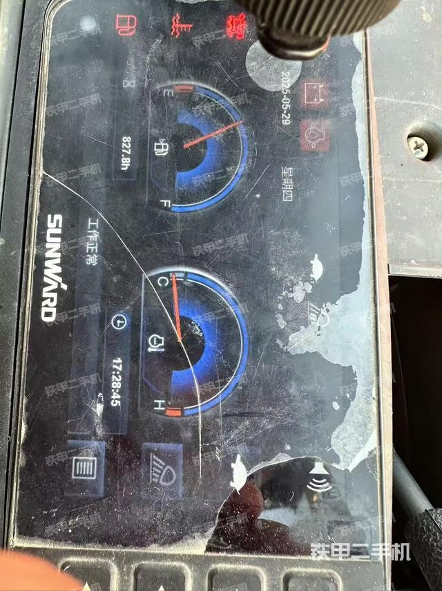 驾驶室整体(整机外观) 驾驶室整体(整机外观)