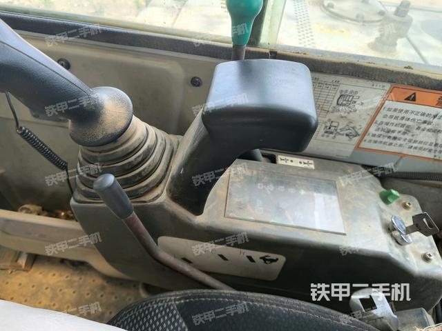 顶棚整体(驾驶室部分) 顶棚整体(驾驶室部分)