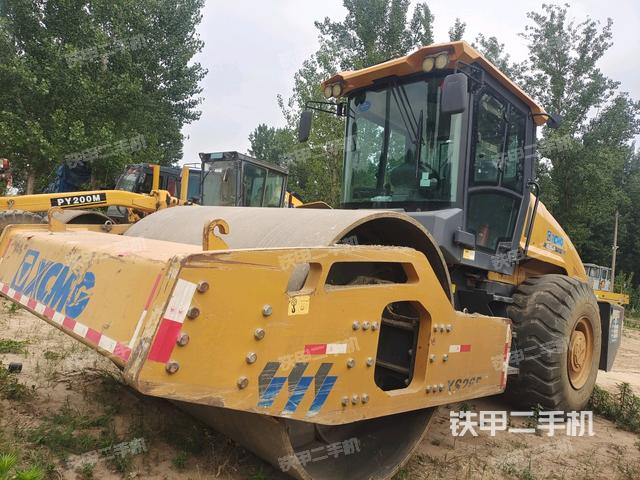 徐工XS265JS壓路機(jī)