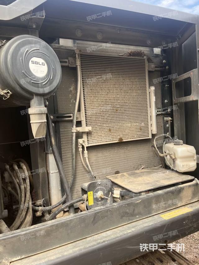 液压泵斜45 左（大件舱室）