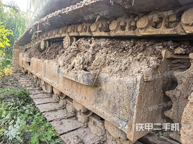 左侧履带整体 (行走机构) 左侧履带整体 (行走机构)