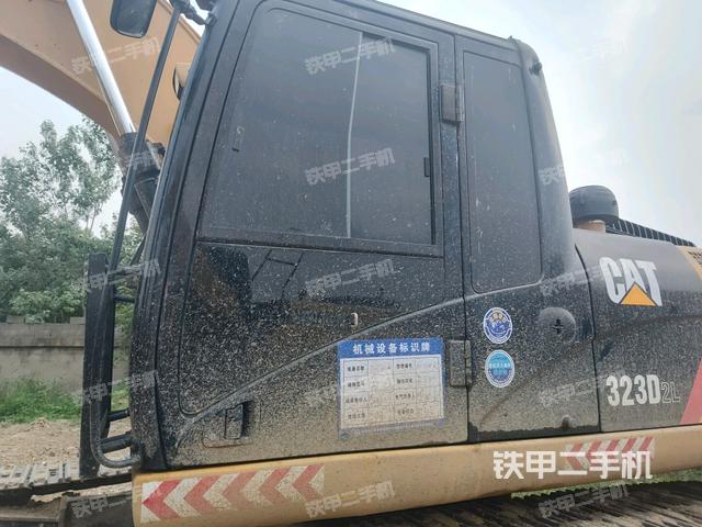 驾驶室整体(整机外观) 驾驶室整体(整机外观)