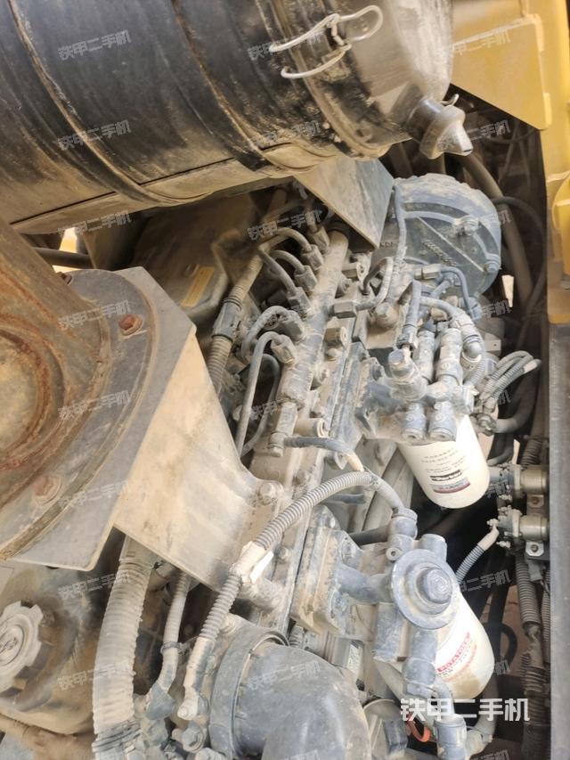 风扇及皮带(压路机发动机舱) 风扇及皮带(压路机发动机舱)