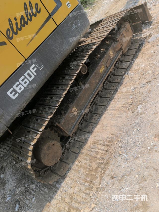 右侧履带整体 (行走机构) 右侧履带整体 (行走机构)