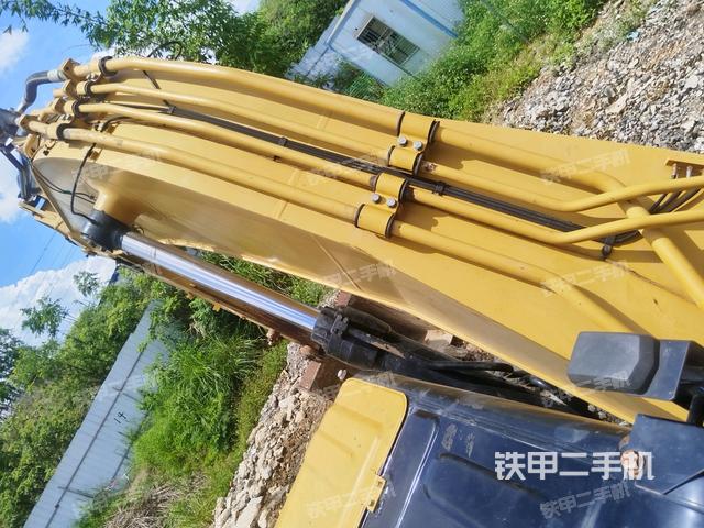 大臂背部俯視(工作和回轉(zhuǎn)裝置) 大臂背部俯視(工作和回轉(zhuǎn)裝置)