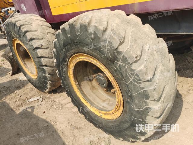 右引導(dǎo)輪/右前輪(行走機構(gòu)) 右引導(dǎo)輪/右前輪(行走機構(gòu))