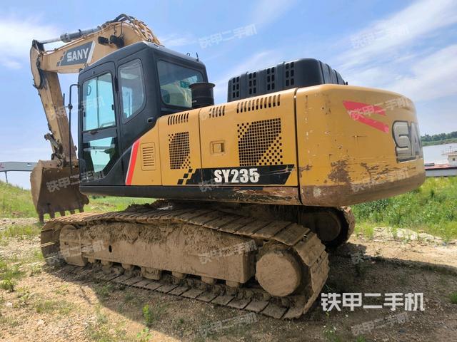 左后45(整機(jī)外觀) 左后45(整機(jī)外觀)