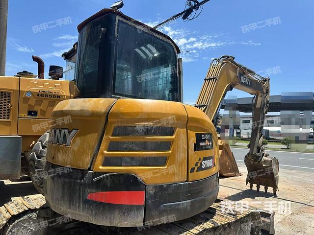 整机右后45°(整机外观) 整机右后45°(整机外观)