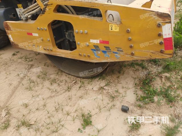 前车架正左侧(压路机前后车架) 前车架正左侧(压路机前后车架)