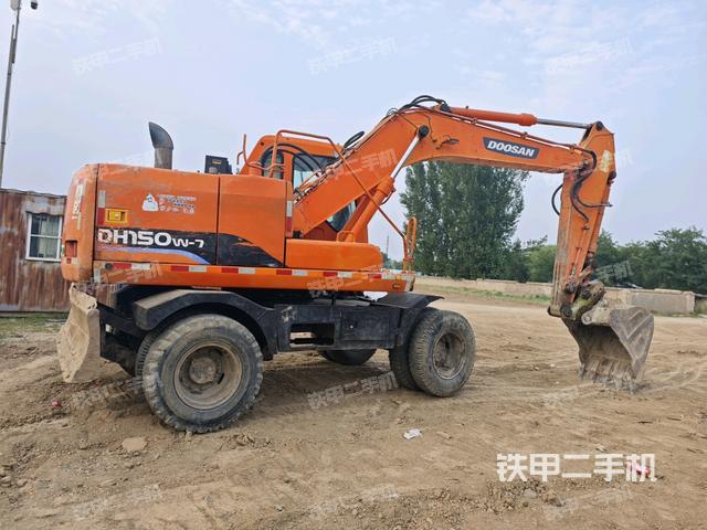 整機右后45°(整機外觀) 整機右后45°(整機外觀)