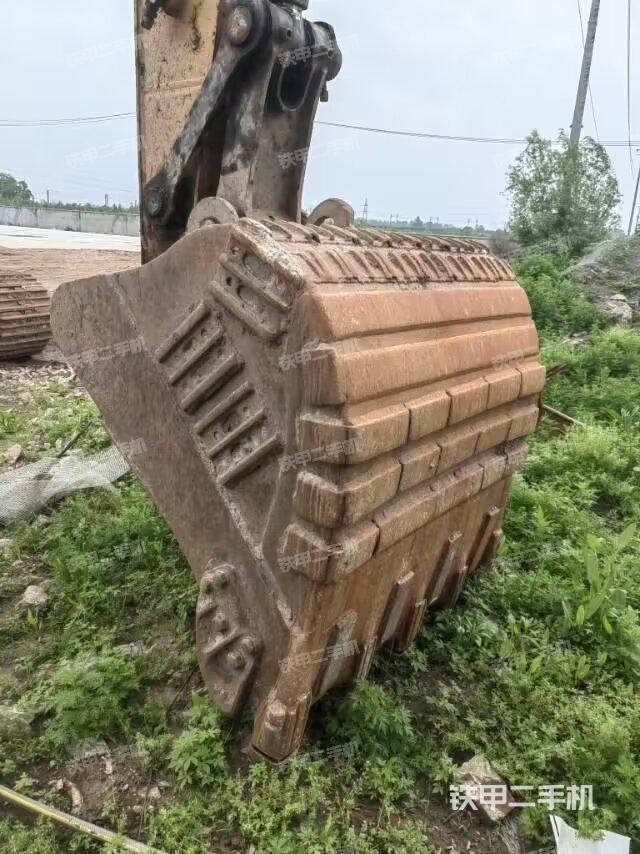 铲斗45度(工作和回转装置) 铲斗45度(工作和回转装置)