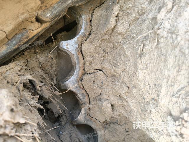 左側(cè)行走馬達(dá)蓋板(行走機(jī)構(gòu)) 左側(cè)行走馬達(dá)蓋板(行走機(jī)構(gòu))