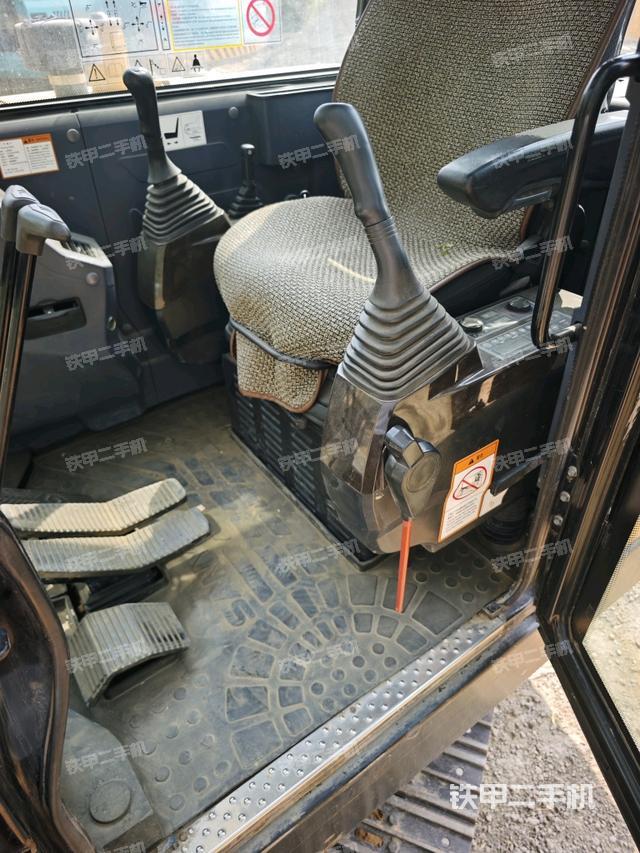 駕駛室整體（整機外觀）