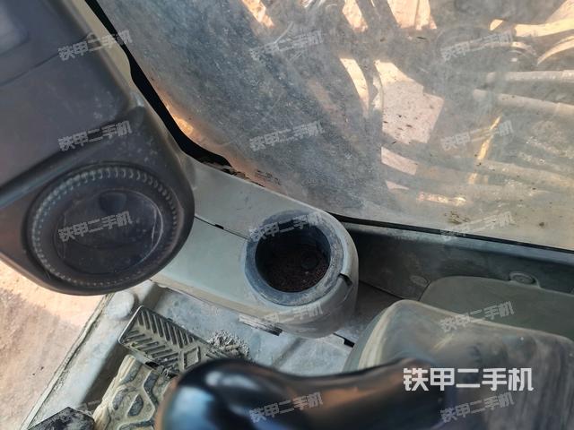 右侧玻璃角标(驾驶室部分) 右侧玻璃角标(驾驶室部分)