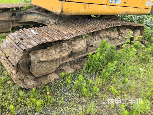 单侧履带整体(整机外观) 单侧履带整体(整机外观)