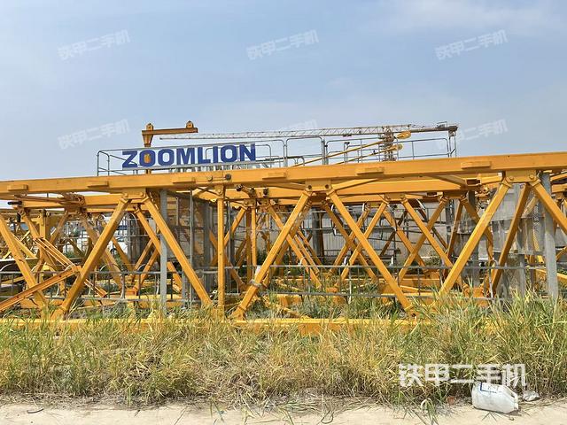 整机右侧（设备外观及核心部件）