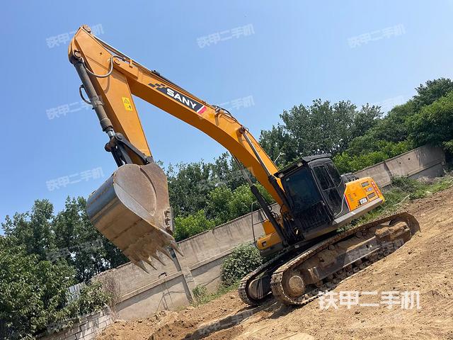 三一重工SY305C挖掘機(jī)