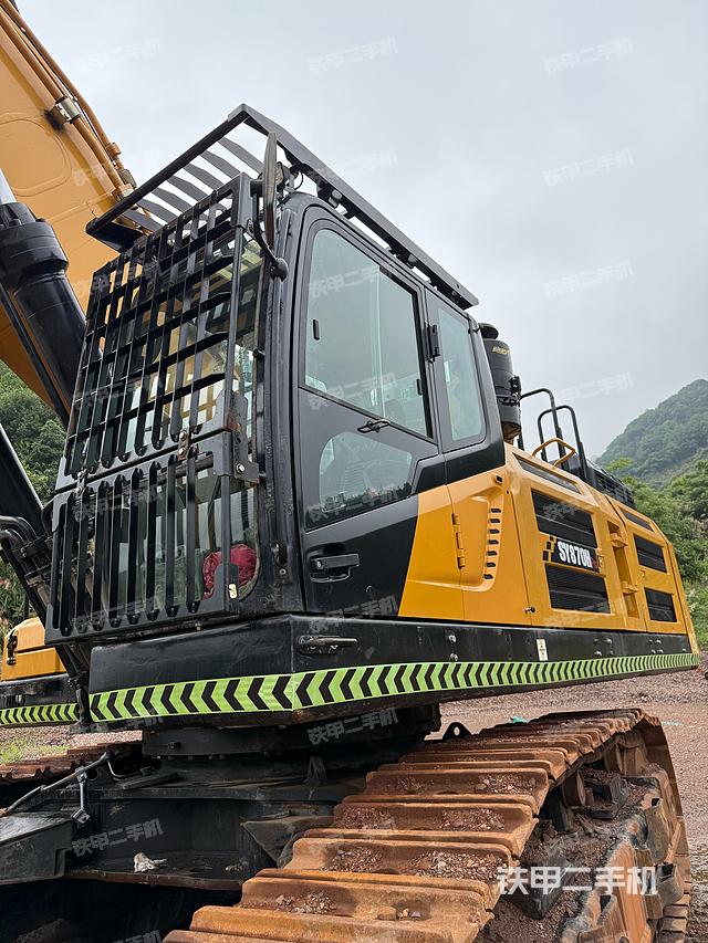 驾驶室整体(整机外观) 驾驶室整体(整机外观)