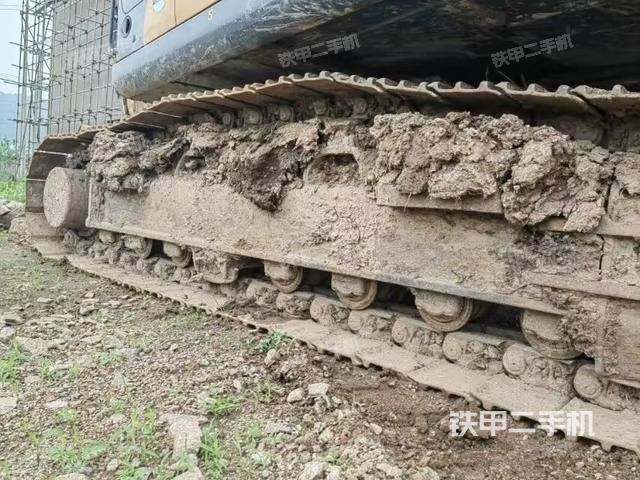 右侧履带整体(行走机构) 右侧履带整体(行走机构)