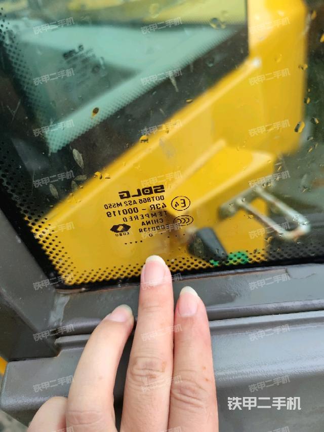 后窗玻璃角標(biāo) (駕駛室部分) 后窗玻璃角標(biāo) (駕駛室部分)