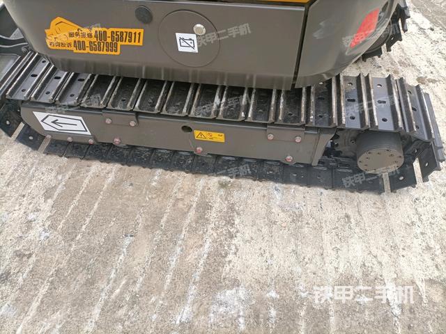 右侧履带整体 (行走机构) 右侧履带整体 (行走机构)