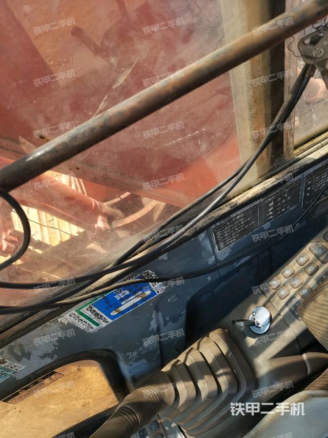 右侧玻璃角标（驾驶室部分）