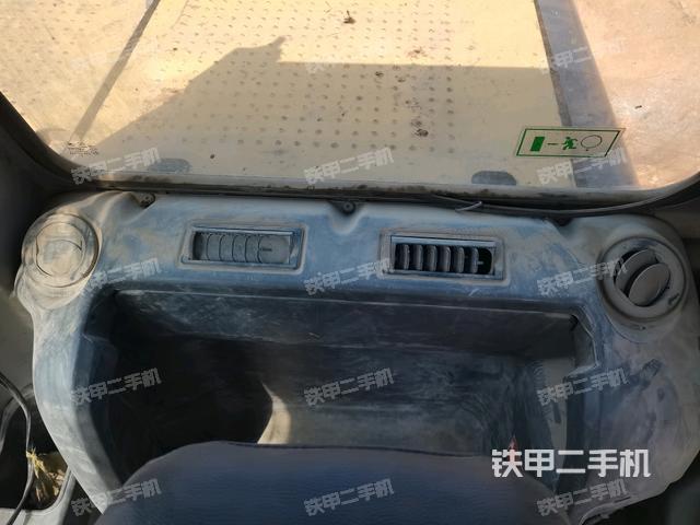 座椅后部(驾驶室部分) 座椅后部(驾驶室部分)