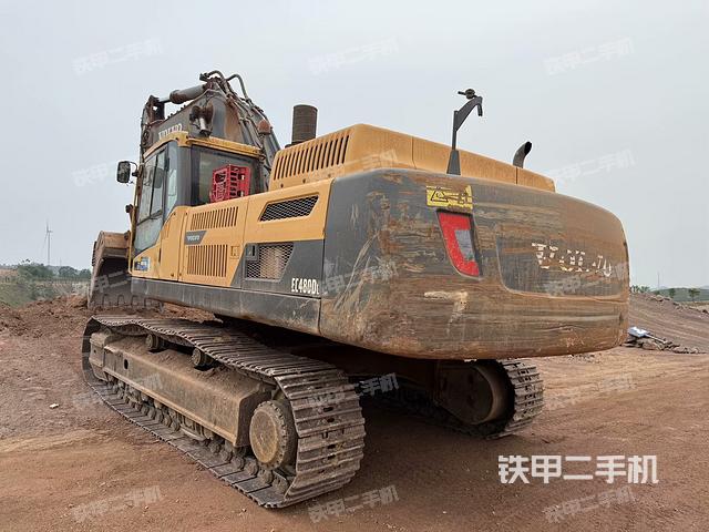 驾驶室整体(整机外观) 驾驶室整体(整机外观)