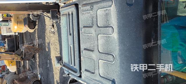 驾驶室顶部（整机外观）