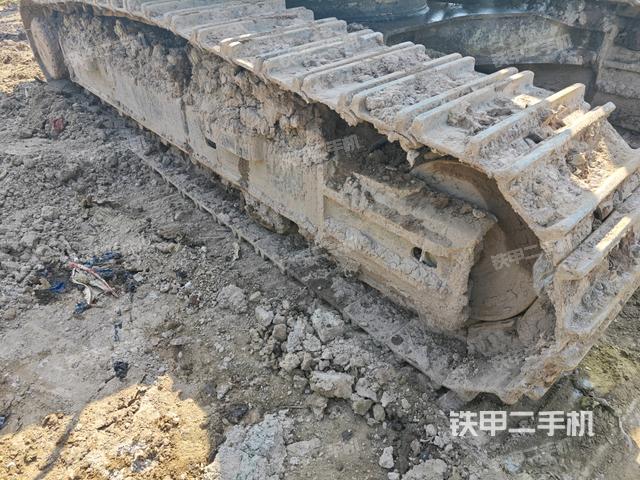 左側(cè)履帶整體?(行走機(jī)構(gòu)) 左側(cè)履帶整體?(行走機(jī)構(gòu))