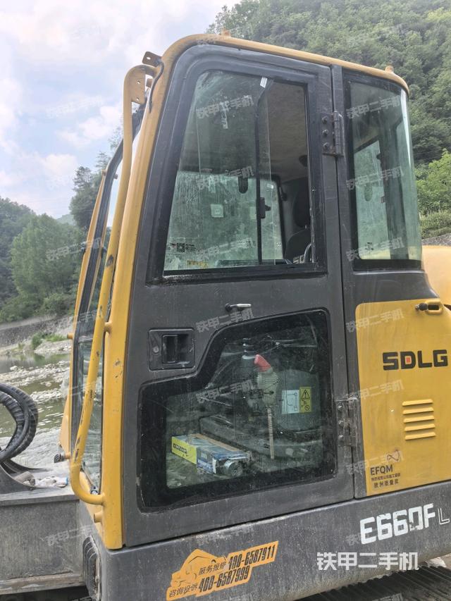 驾驶室正侧(驾驶室部分)  驾驶室正侧(驾驶室部分)