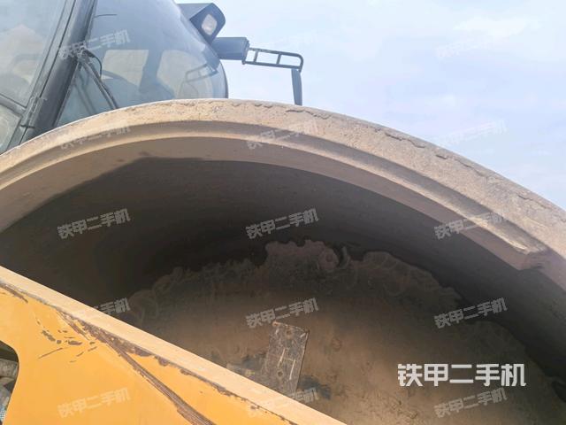 正后侧(压路机前后车架) 正后侧(压路机前后车架)