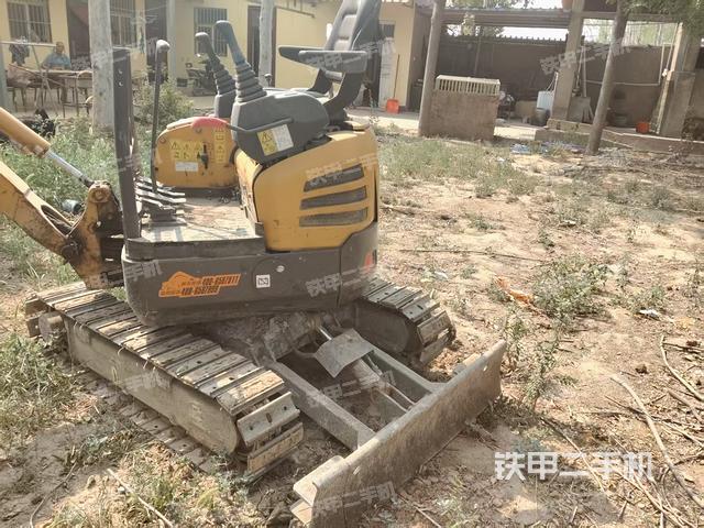 驾驶室顶部（整机外观）