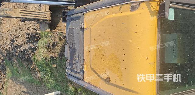 驾驶室顶部（整机外观）