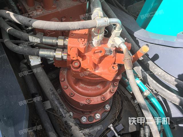 回轉(zhuǎn)馬達和主控閥（整機外觀）