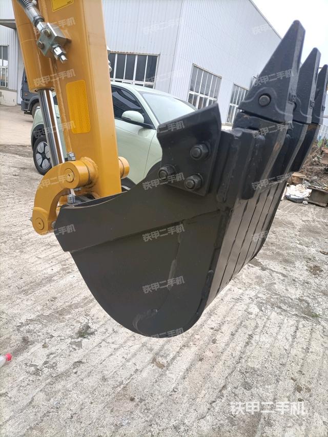 铲斗45度(工作和回转装置) 铲斗45度(工作和回转装置)