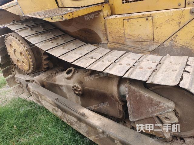 右驅(qū)動(dòng)輪（推土機(jī)底盤及工作裝置）