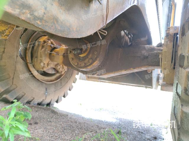 后驅(qū)動(dòng)橋(液壓/傳動(dòng)系統(tǒng)) 后驅(qū)動(dòng)橋(液壓/傳動(dòng)系統(tǒng))