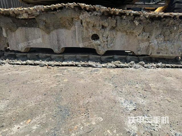 单侧履带整体(整机外观) 单侧履带整体(整机外观)