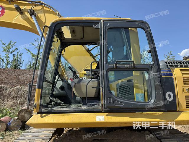 驾驶室整体(整机外观) 驾驶室整体(整机外观)