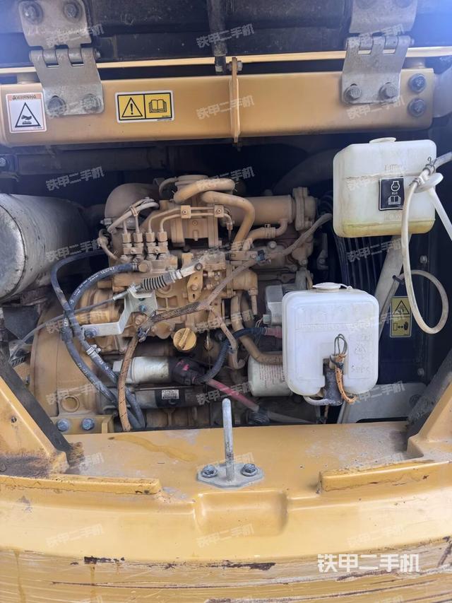 发动机室（上车部件）