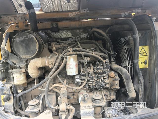 发动机室(上车部件) 发动机室(上车部件)