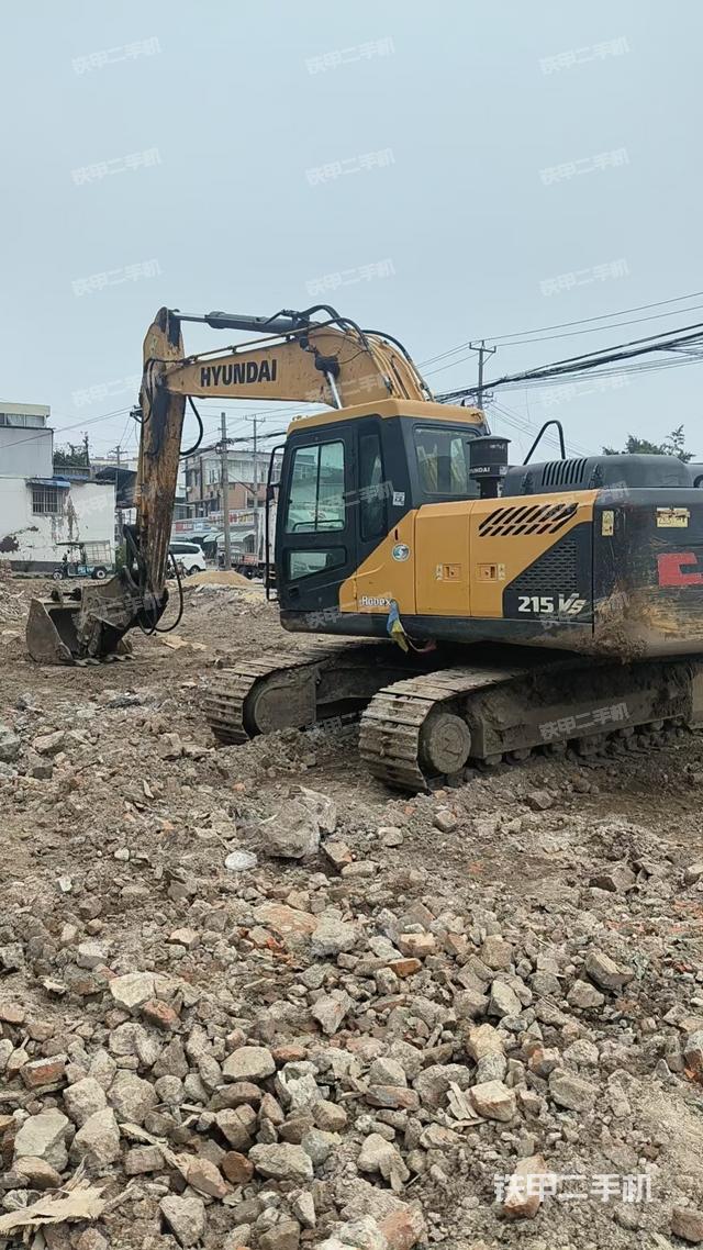 現(xiàn)代R215VS挖掘機