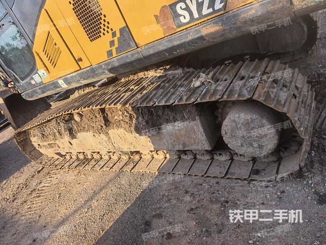 左側(cè)履帶整體?(行走機(jī)構(gòu)) 左側(cè)履帶整體?(行走機(jī)構(gòu))