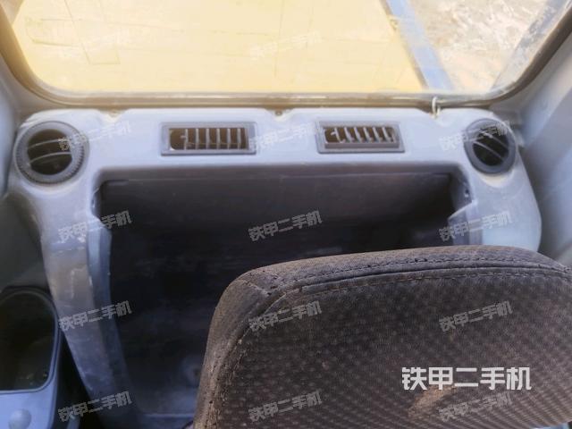 后窗玻璃角標(biāo)(駕駛室部分) 后窗玻璃角標(biāo)(駕駛室部分)