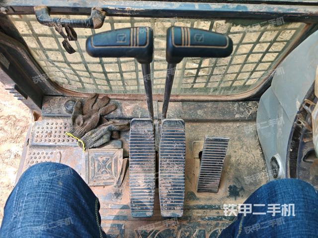 后窗玻璃角标(驾驶室部分) 后窗玻璃角标(驾驶室部分)