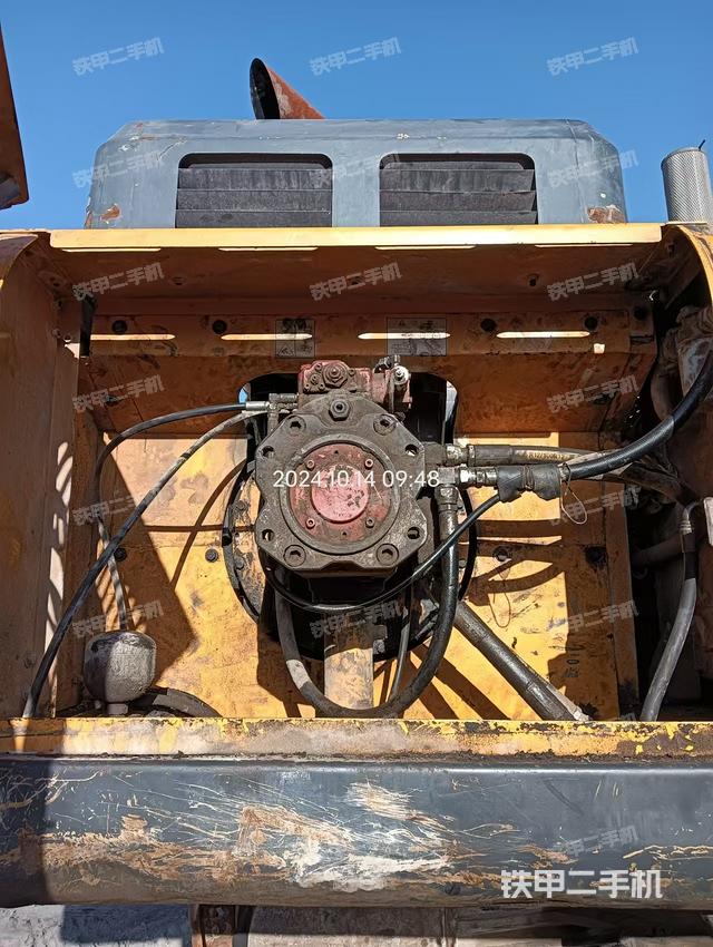 液壓泵艙室正面整體（整機(jī)外觀）