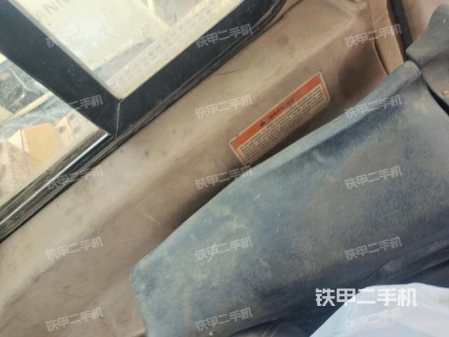 儀表盤全景（推土機(jī)駕駛室）