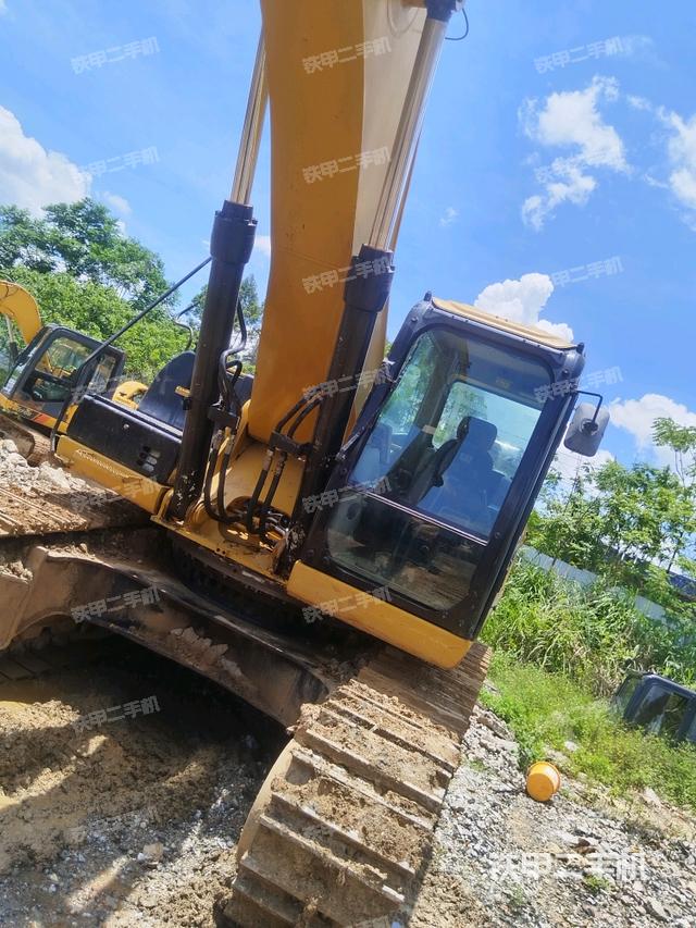 大臂油缸整體?豎拍(工作和回轉(zhuǎn)裝置) 大臂油缸整體?豎拍(工作和回轉(zhuǎn)裝置)